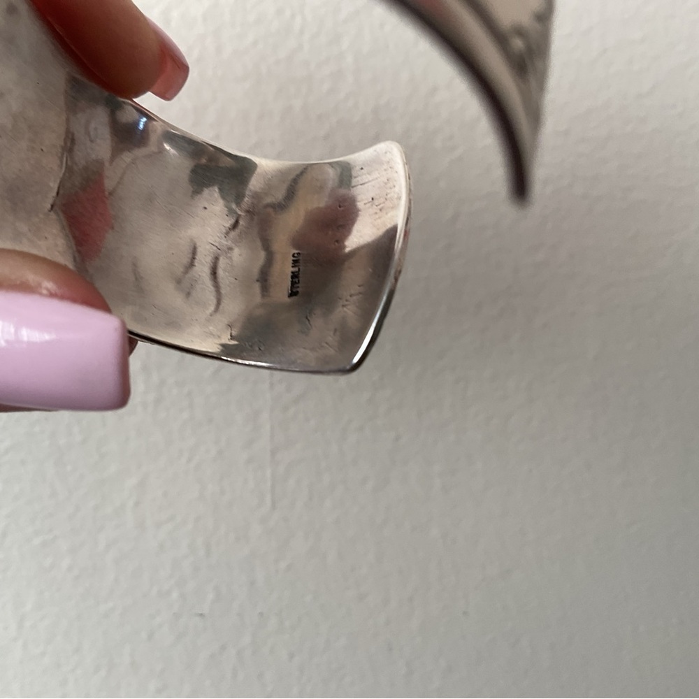 Silver Cuff Bracelet with Engraved Figures - Picture 5 of 6